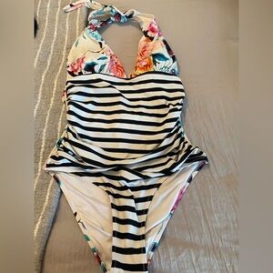 Cupshe Floral and striped One Piece Swim Suit bathing suit size small Halter